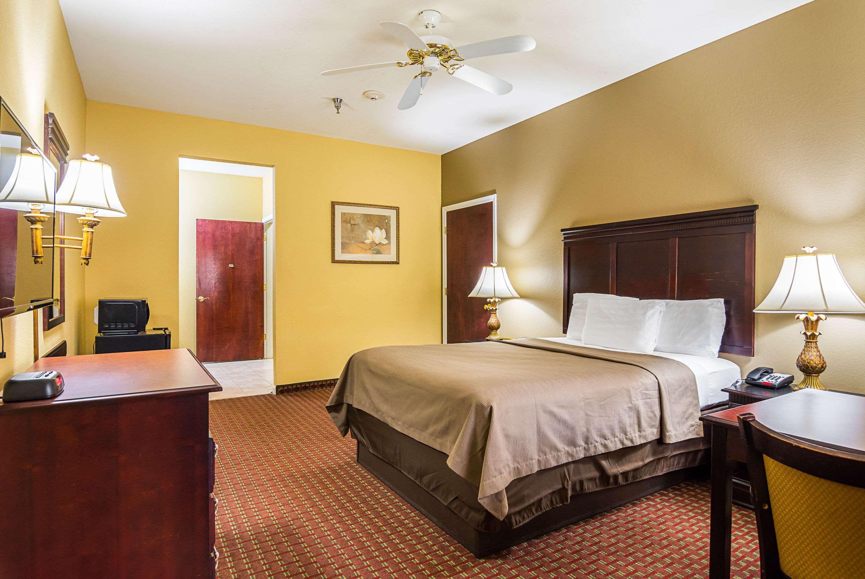 Econo Lodge Inn&Suites Bryant Esterno foto
