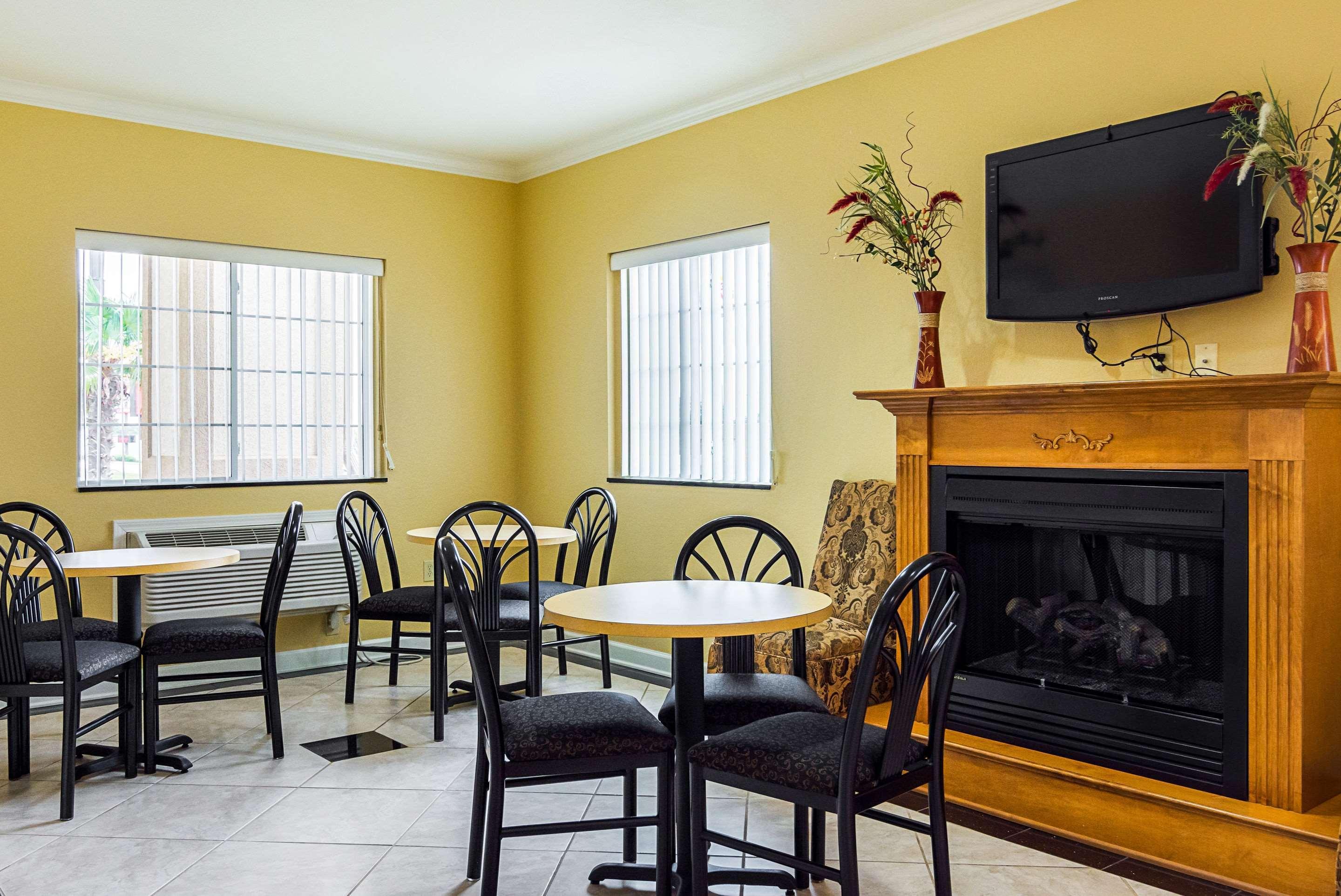 Econo Lodge Inn&Suites Bryant Esterno foto