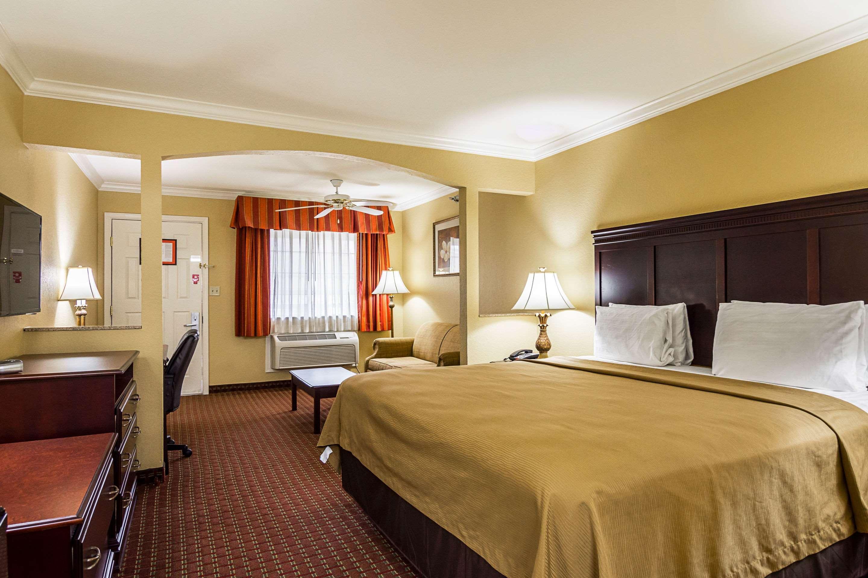 Econo Lodge Inn&Suites Bryant Esterno foto