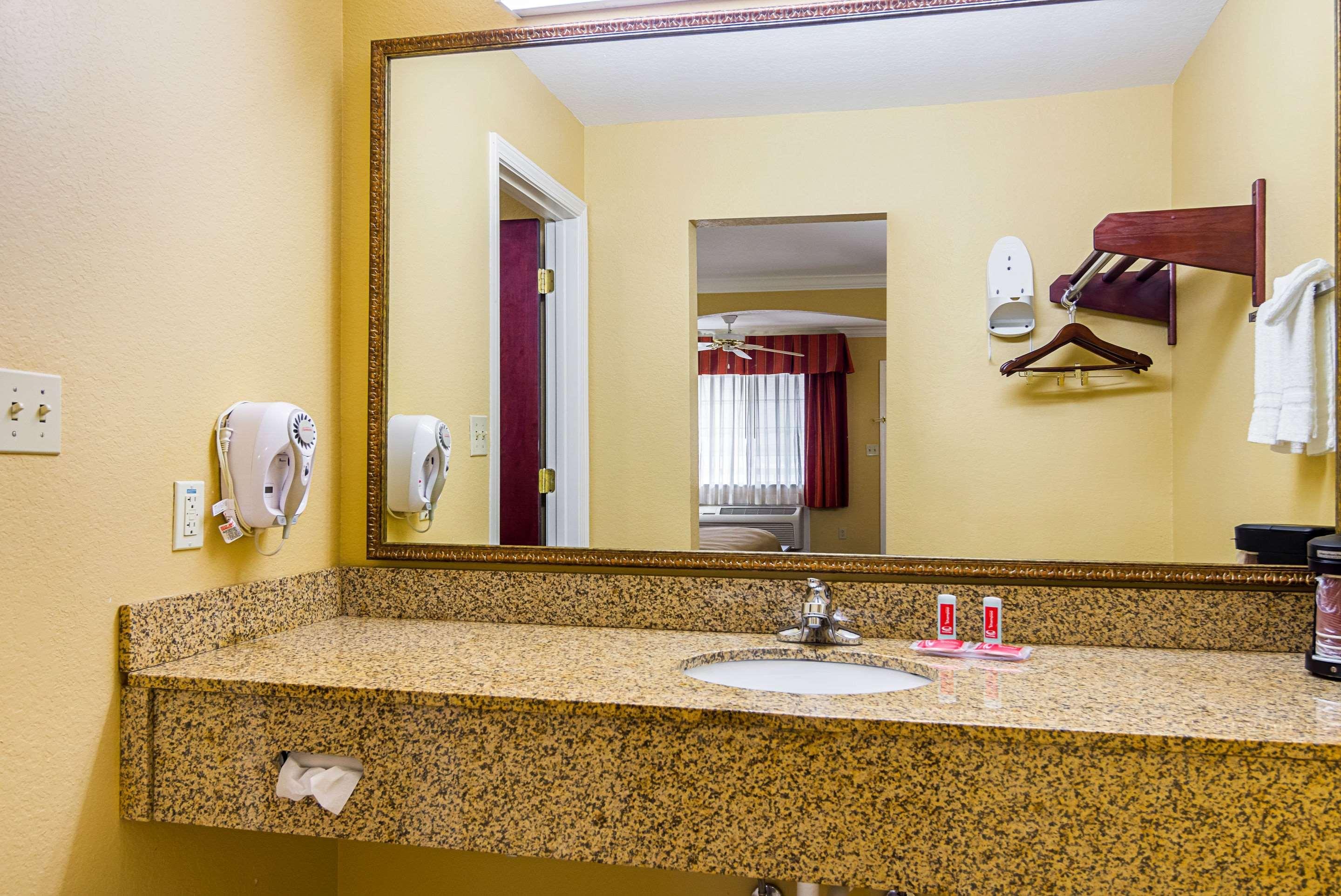 Econo Lodge Inn&Suites Bryant Esterno foto